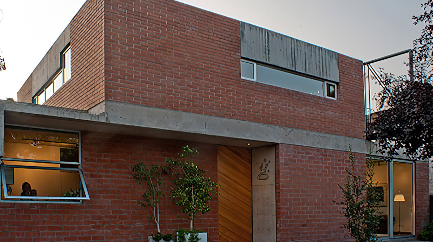 Casa CF utilizó ladrillo santiago cerámica santiago