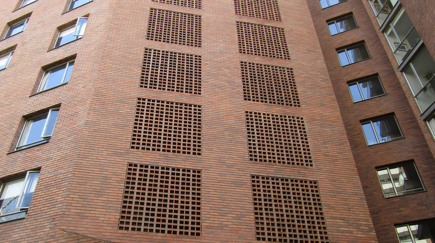 Edificio Lyon utilizó quiebravista y enchape cerámica santiago
